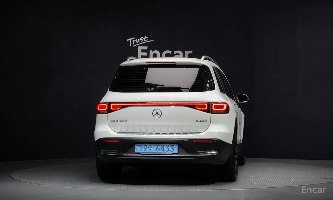 Фото 4 - Mercedes-Benz EQB