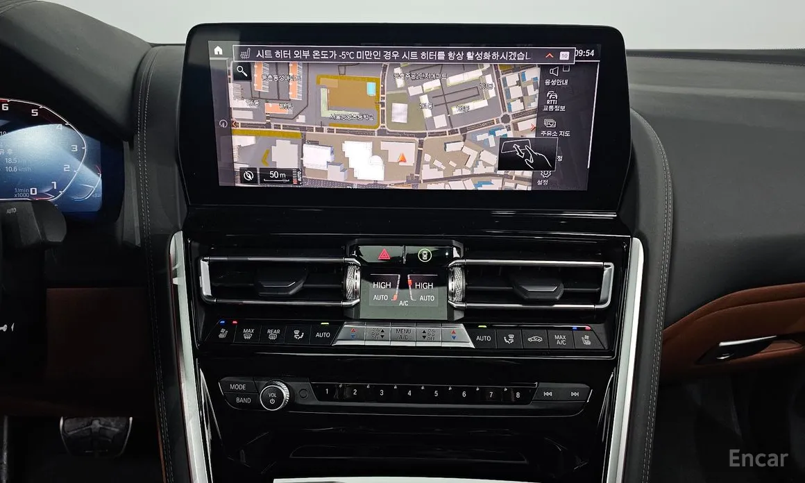 Фото 14 - BMW 8 Series