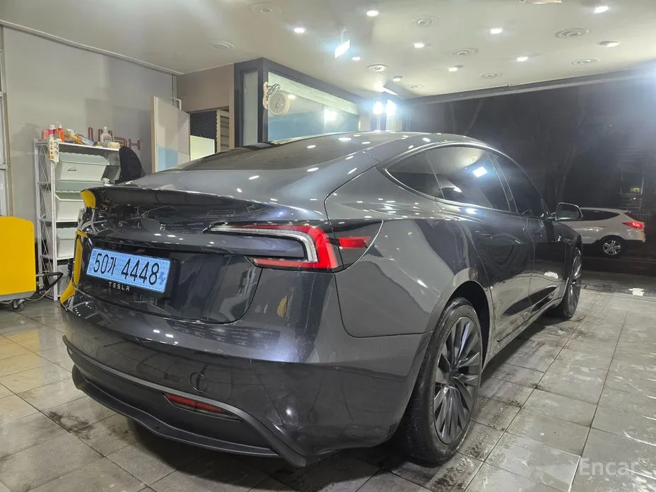 Фото 4 - Tesla Model 3