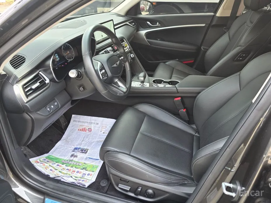 Фото 10 - Genesis G70