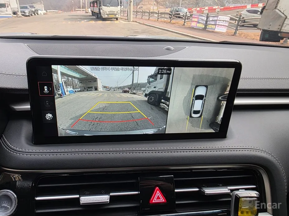 Фото 16 - Genesis G70