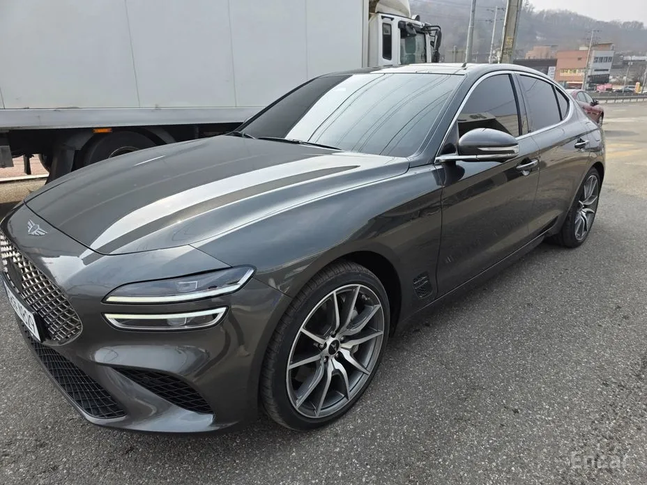 Фото 2 - Genesis G70