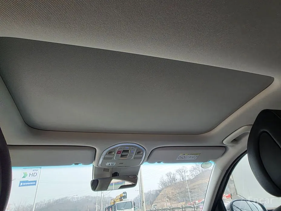 Фото 8 - Genesis G70