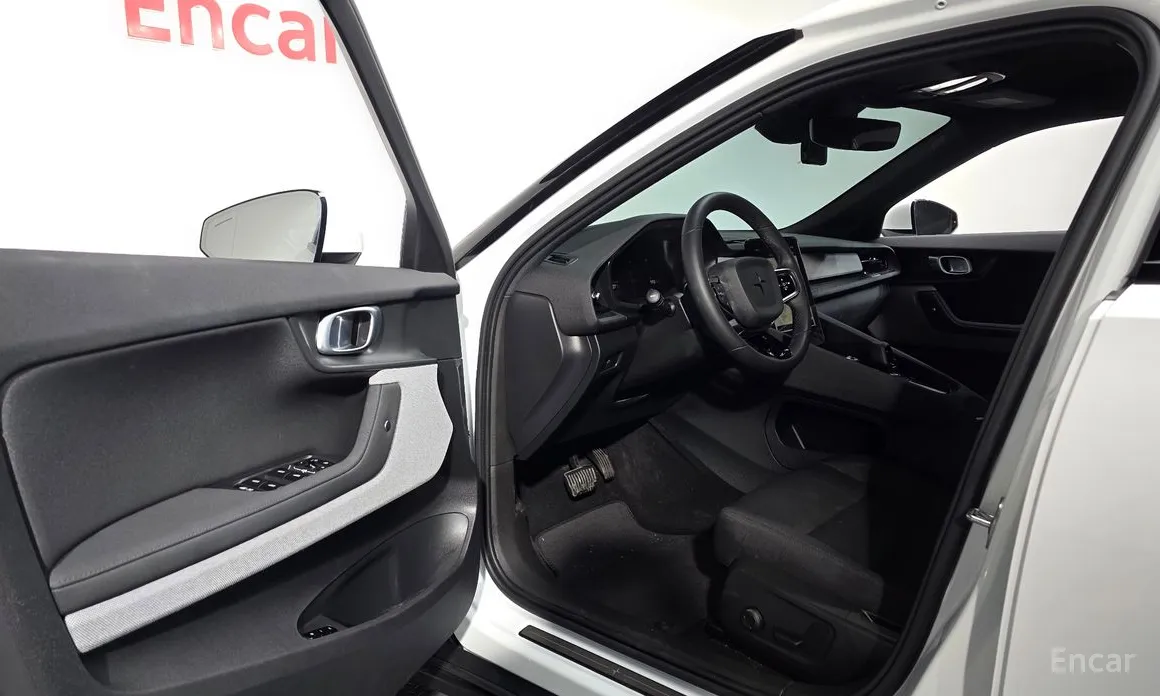 Фото 12 - Polestar 2