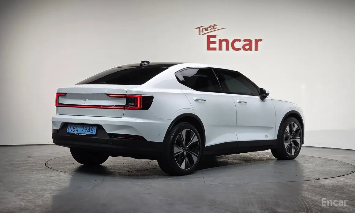 Фото 2 - Polestar 2