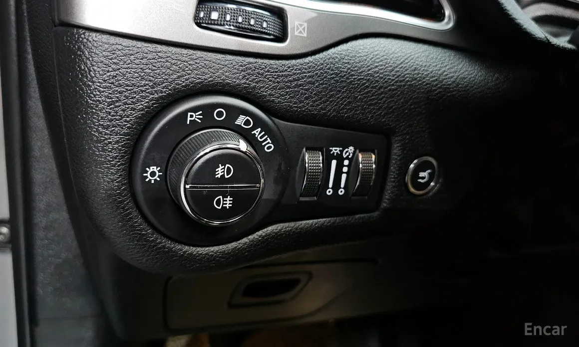 Фото 14 - Jeep Cherokee