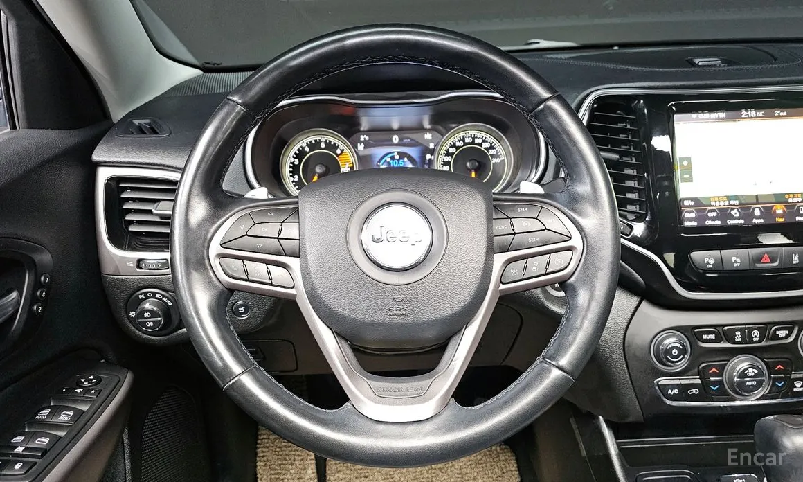 Фото 15 - Jeep Cherokee