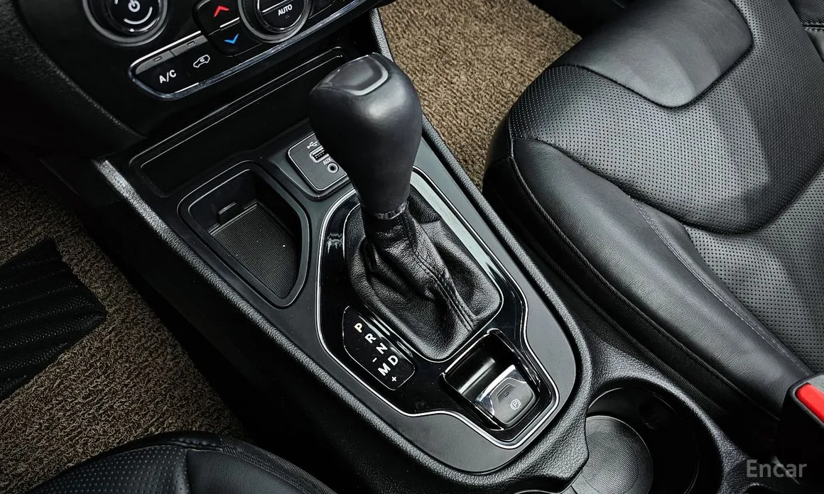 Фото 9 - Jeep Cherokee