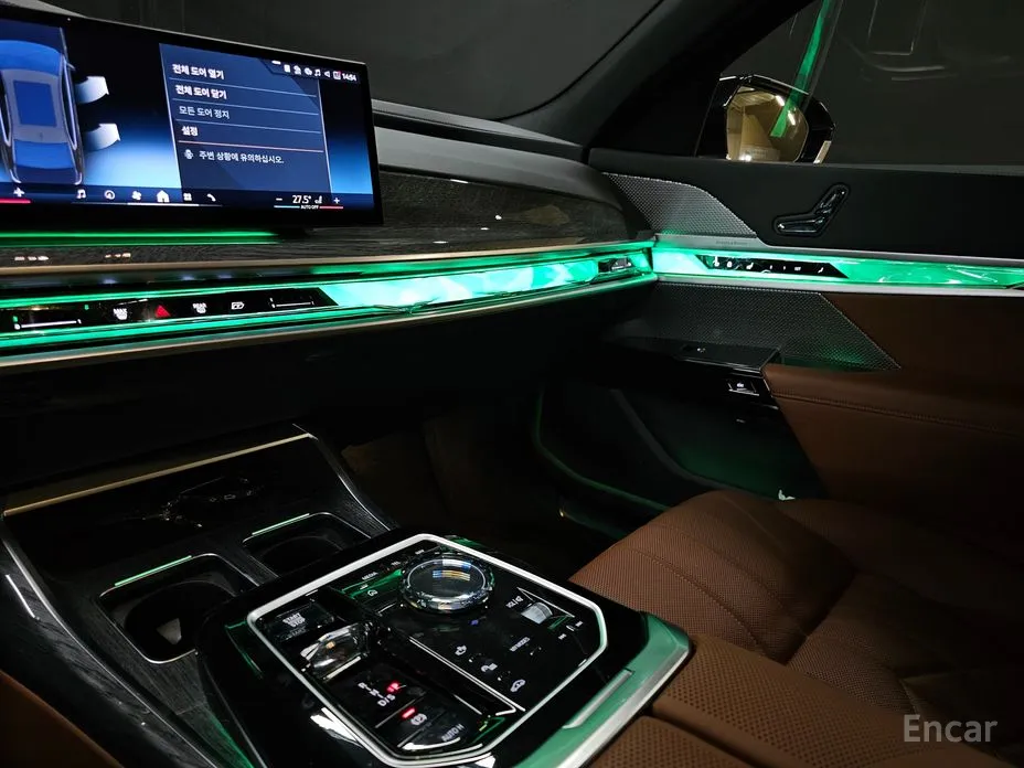 Фото 13 - BMW 7 Series