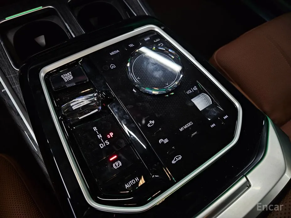 Фото 14 - BMW 7 Series