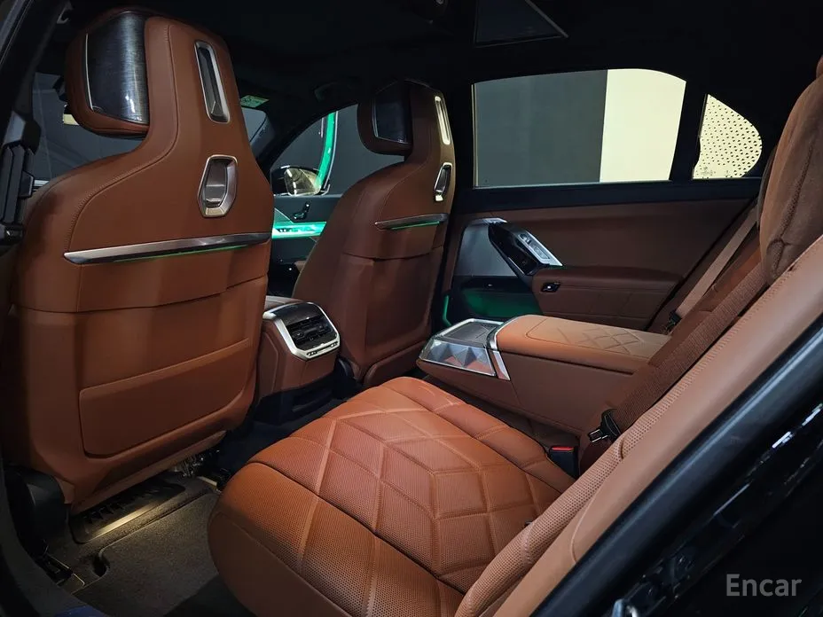 Фото 19 - BMW 7 Series