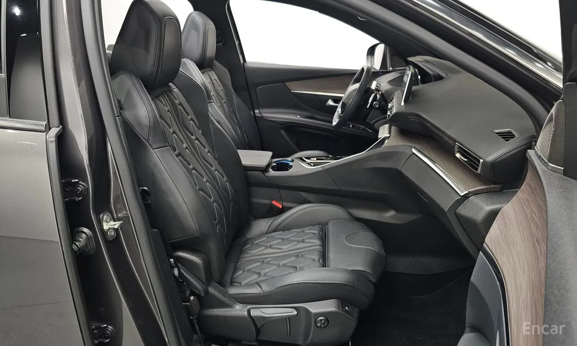 Фото 11 - Peugeot 3008