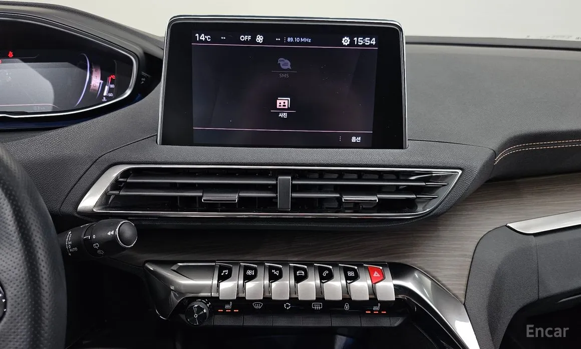 Фото 14 - Peugeot 3008