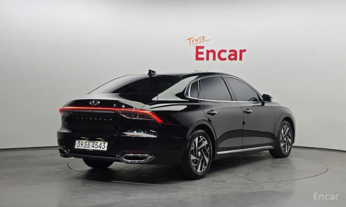 Фото 2 - Hyundai Grandeur