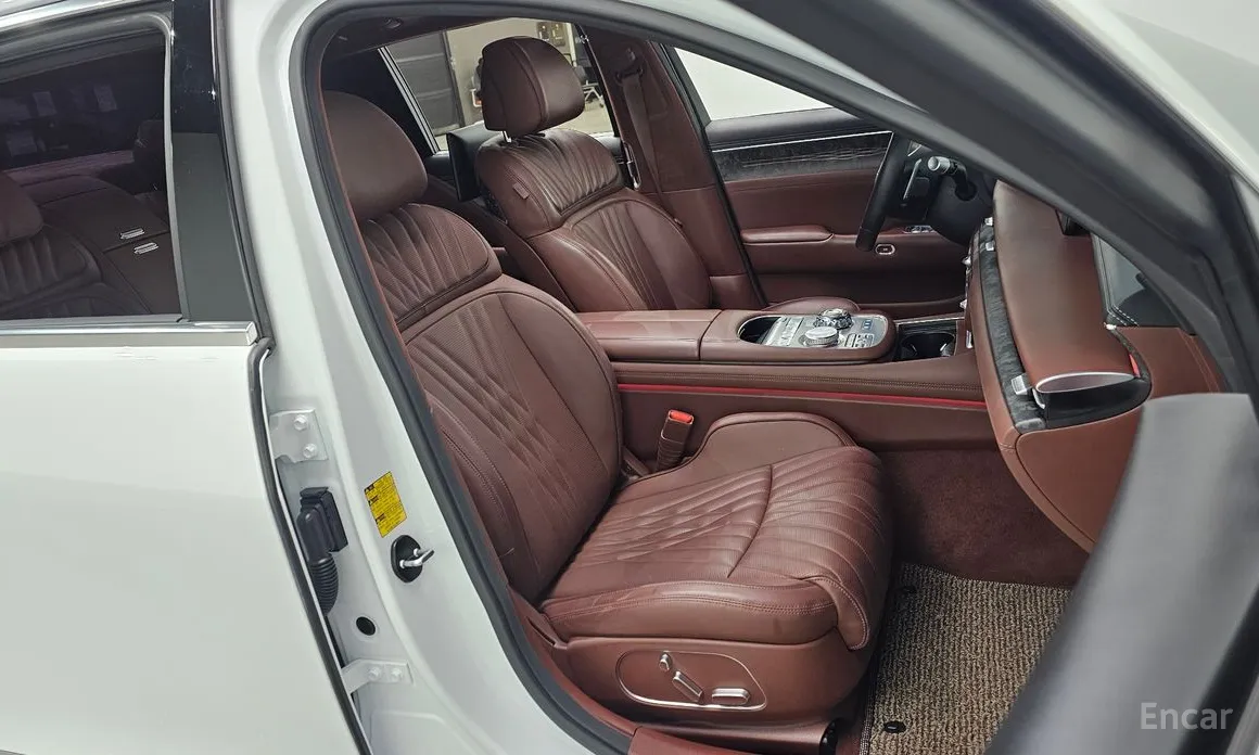 Фото 11 - Genesis G90