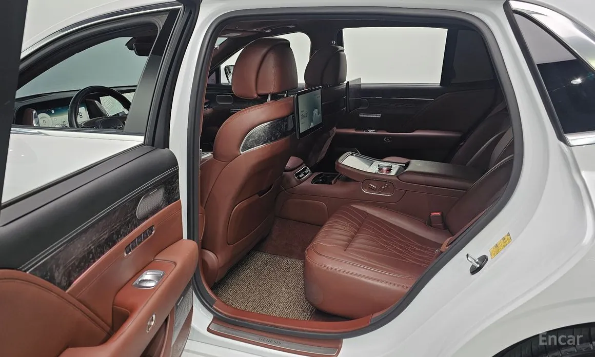 Фото 12 - Genesis G90