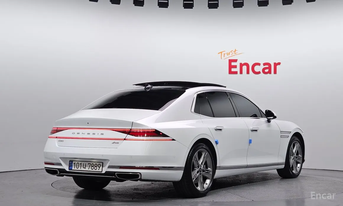 Фото 2 - Genesis G90