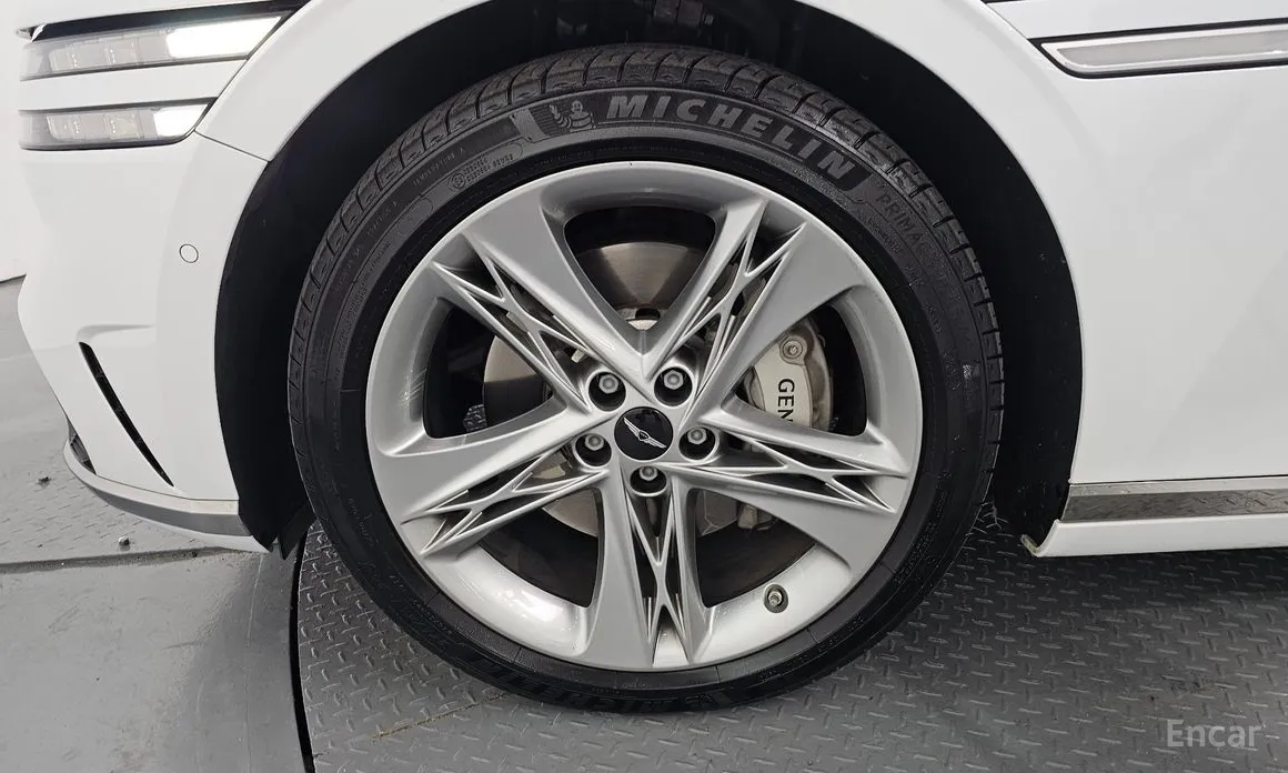 Фото 5 - Genesis G90