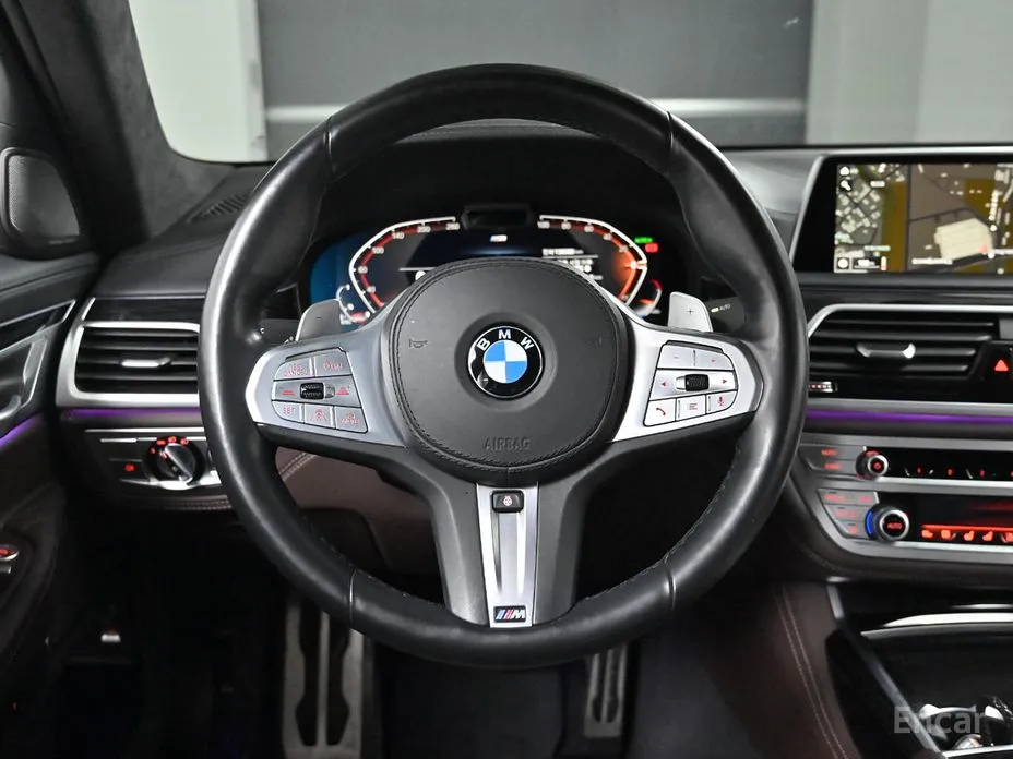 Фото 13 - BMW 7 Series