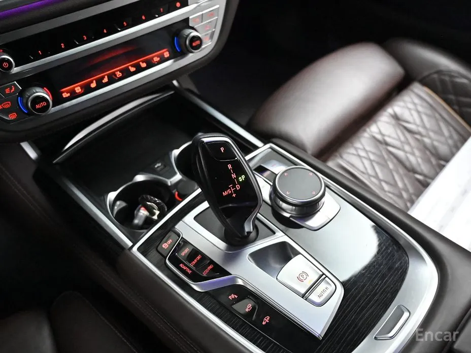 Фото 20 - BMW 7 Series