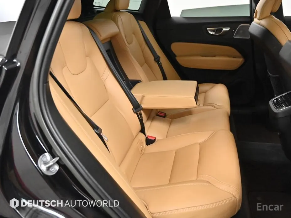 Фото 12 - Volvo XC60