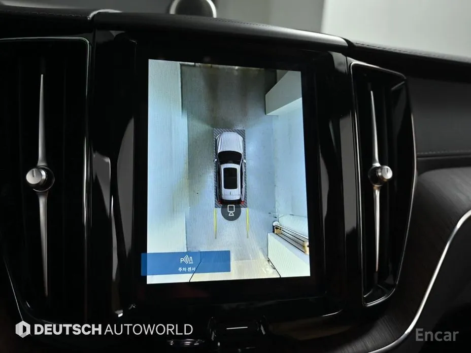 Фото 15 - Volvo XC60