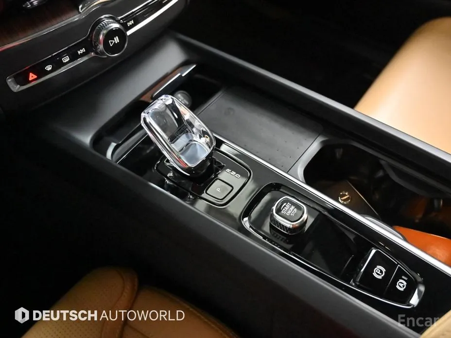 Фото 9 - Volvo XC60