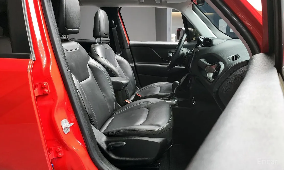 Фото 11 - Jeep Renegade