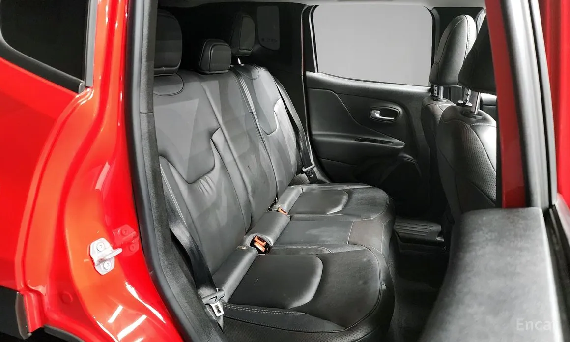 Фото 12 - Jeep Renegade