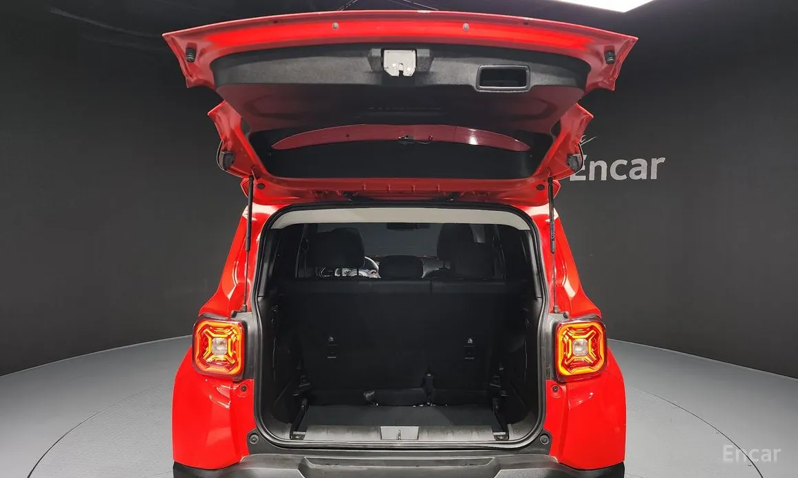 Фото 20 - Jeep Renegade