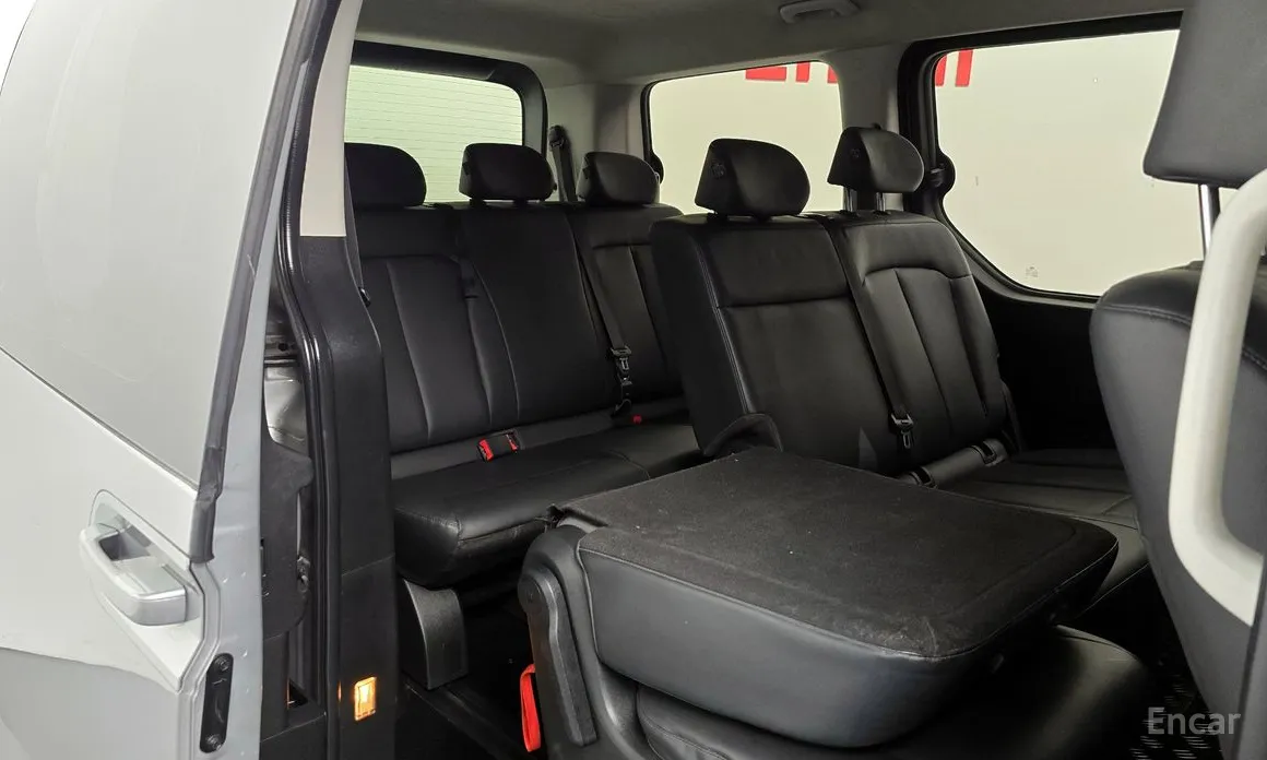 Фото 12 - Hyundai Staria