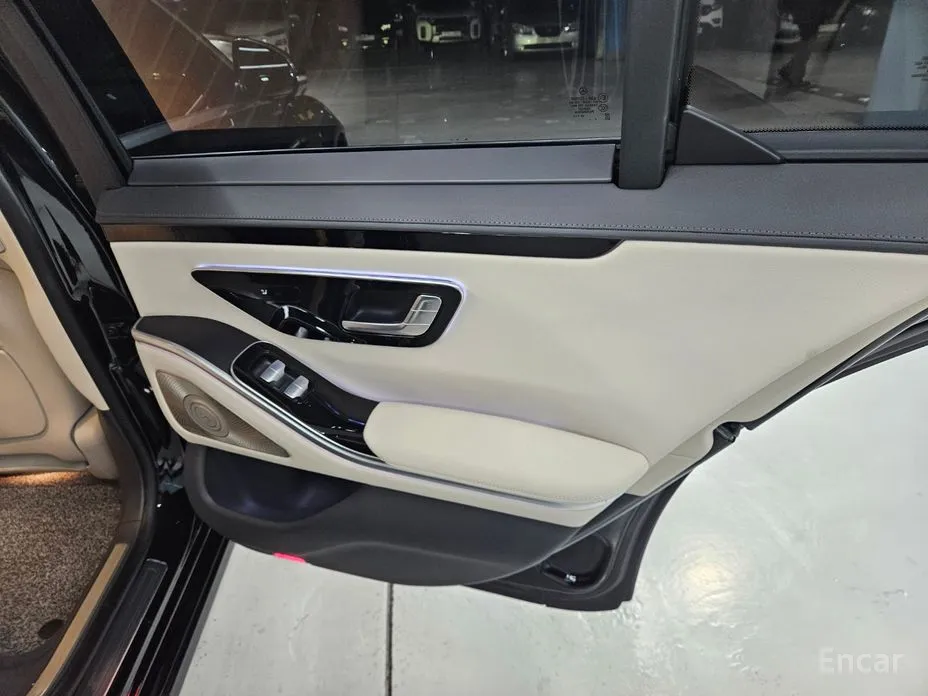 Фото 14 - Mercedes-Benz S-Class