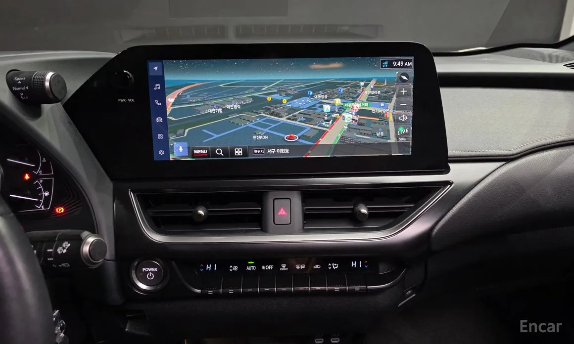 Фото 14 - Lexus UX