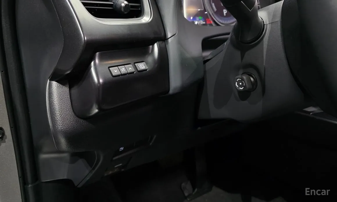 Фото 17 - Lexus UX