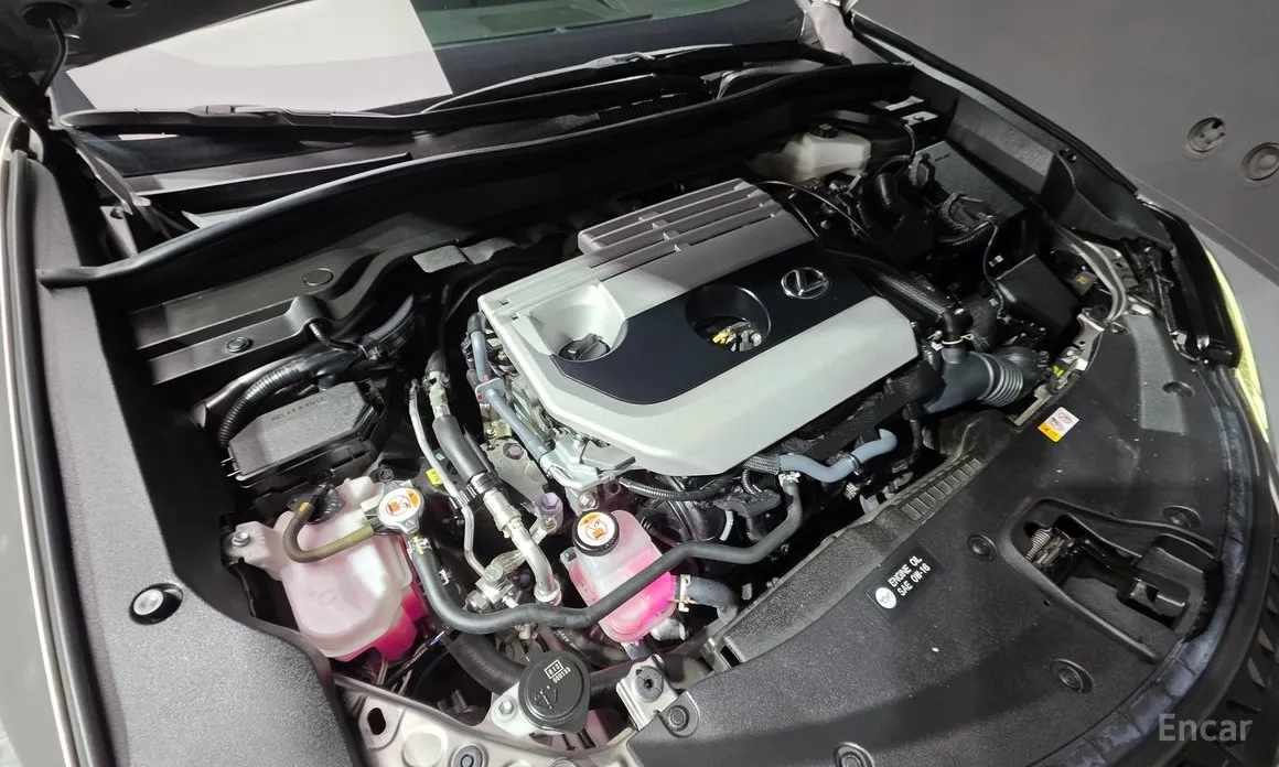 Фото 6 - Lexus UX