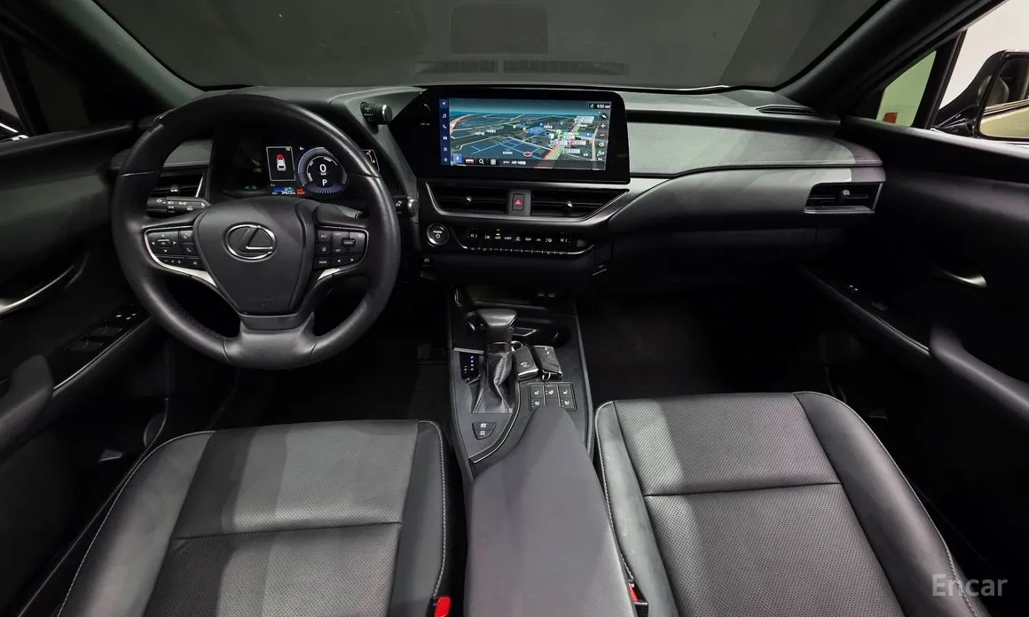 Фото 7 - Lexus UX