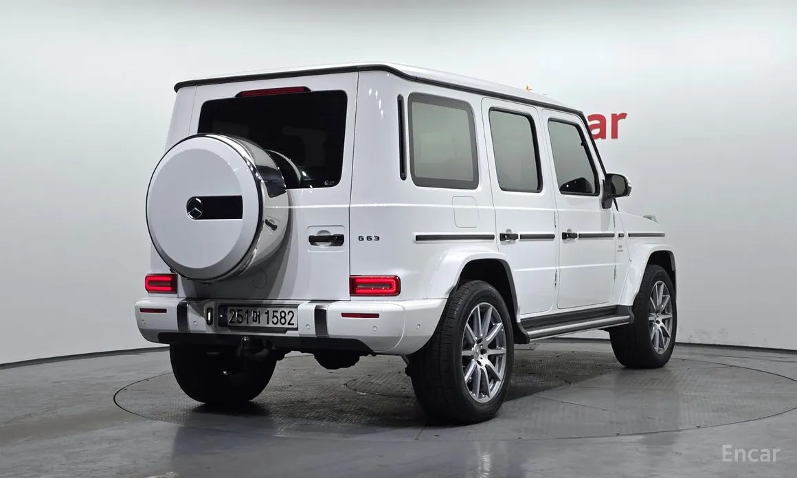 Фото 2 - Mercedes-Benz G-Class
