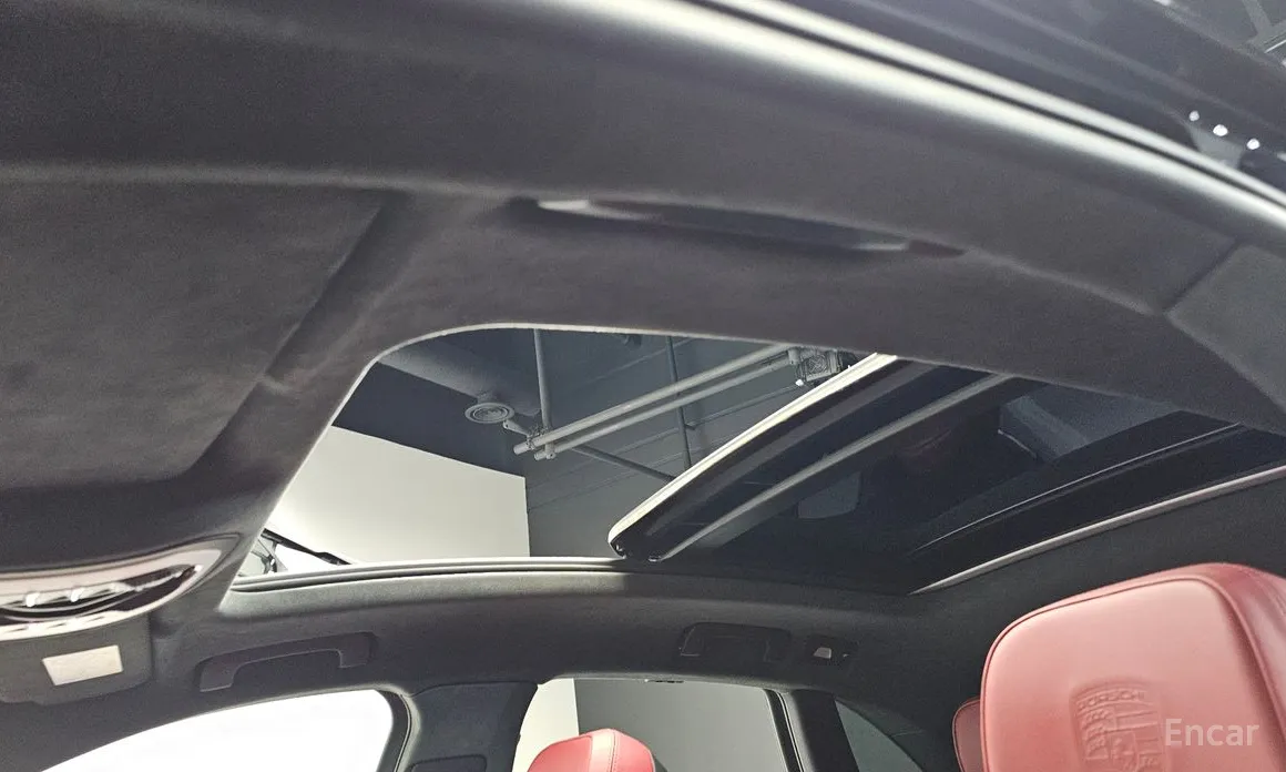 Фото 19 - Porsche Macan