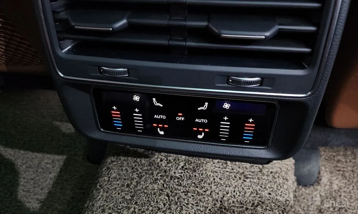 Фото 18 - Audi Q7