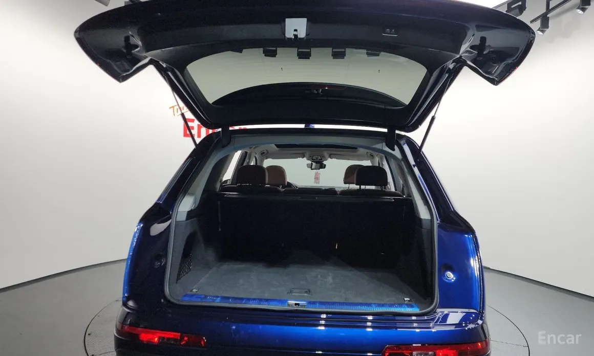Фото 20 - Audi Q7
