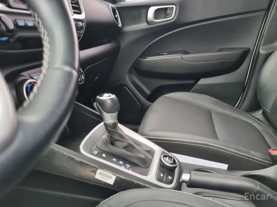 Фото 12 - Hyundai Venue