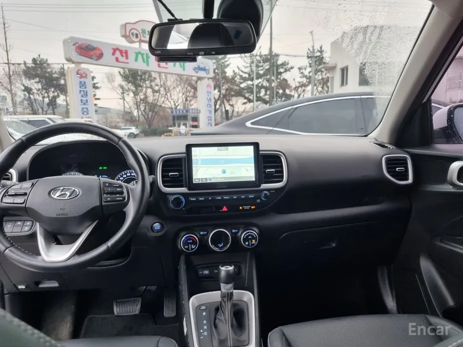 Фото 13 - Hyundai Venue