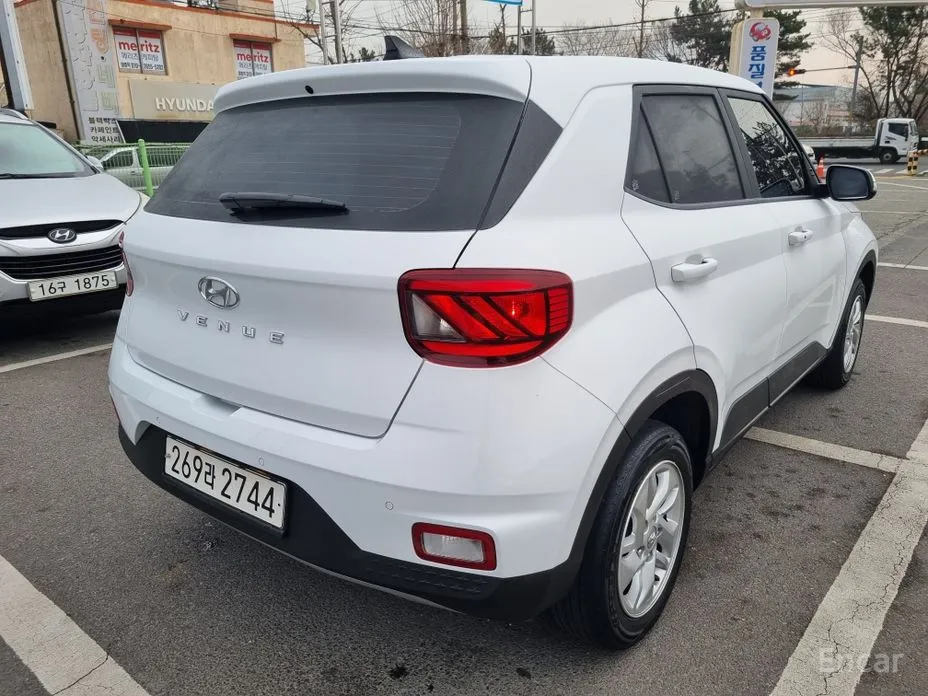 Фото 4 - Hyundai Venue