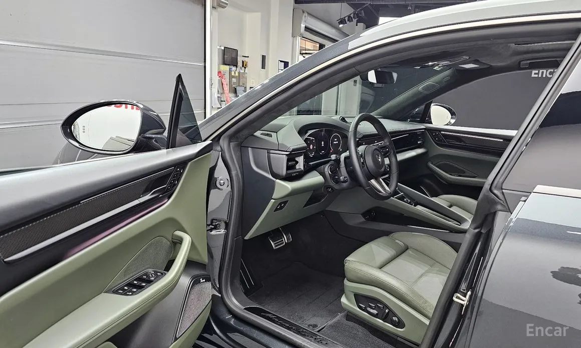 Фото 10 - Porsche Macan