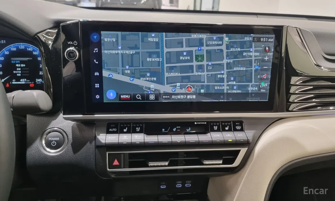 Фото 14 - Toyota Camry