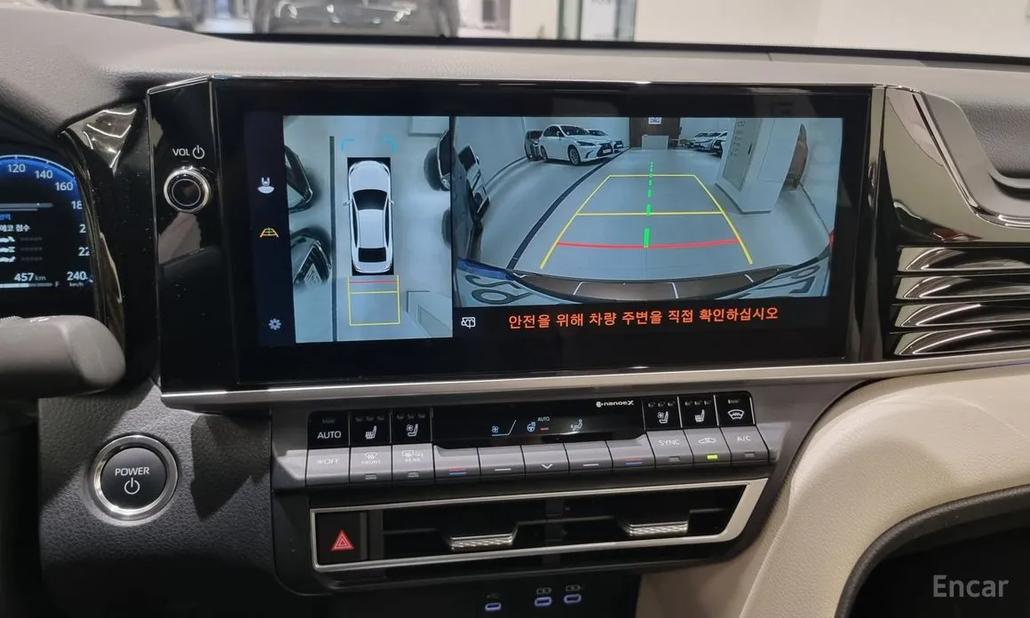 Фото 15 - Toyota Camry