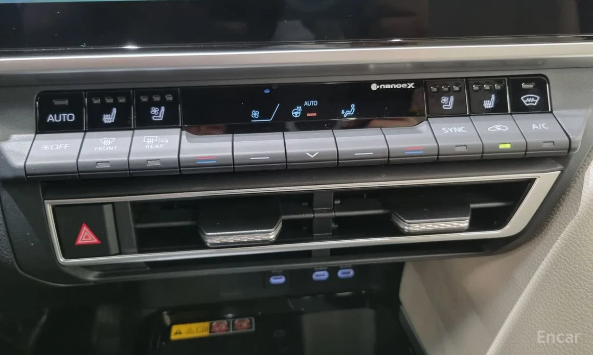 Фото 16 - Toyota Camry