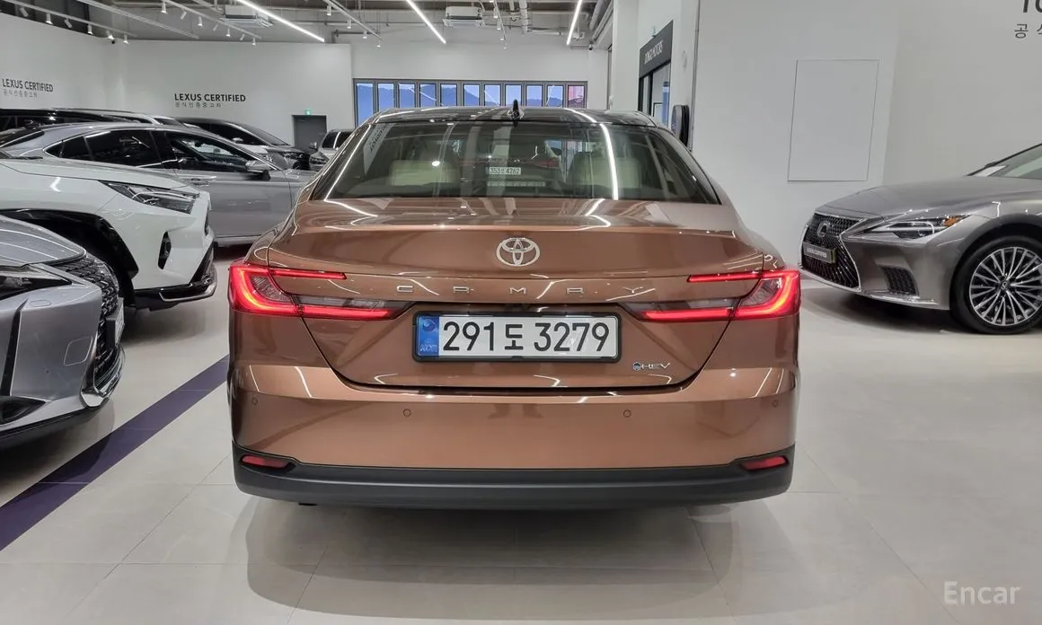 Фото 4 - Toyota Camry