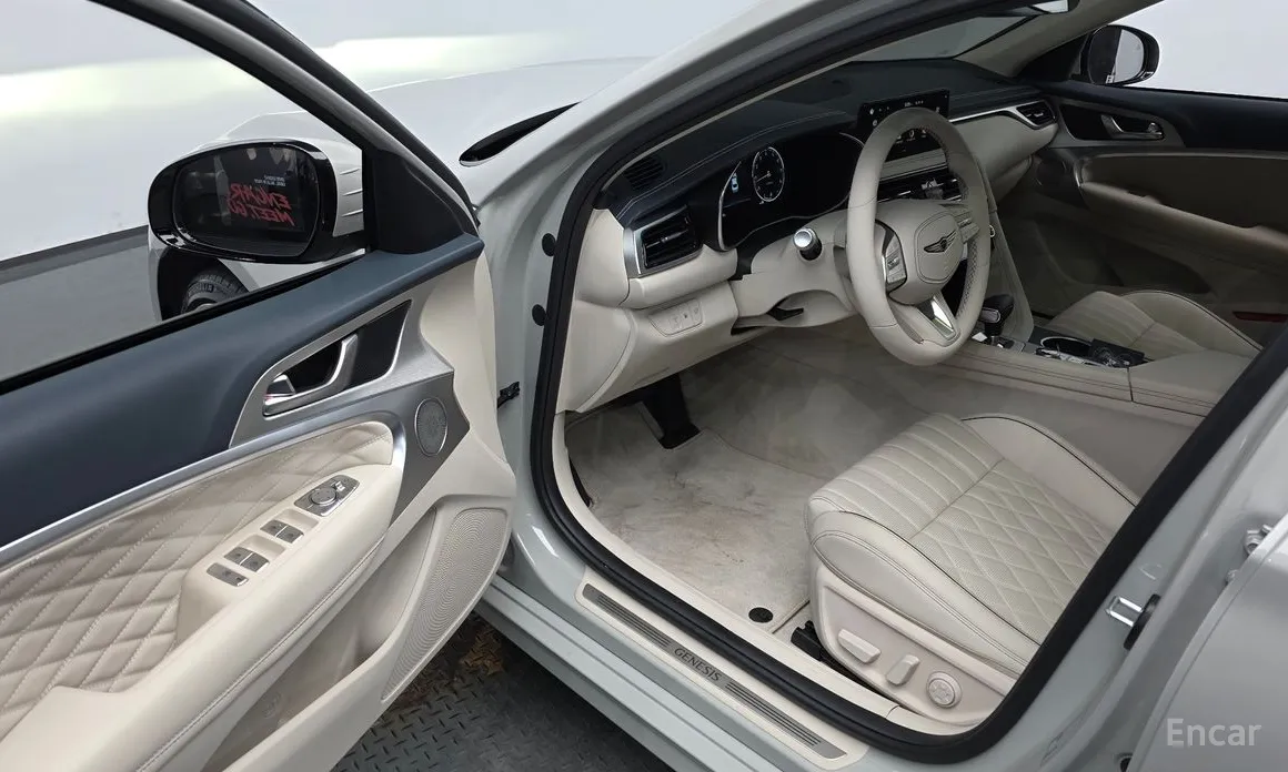 Фото 10 - Genesis G70