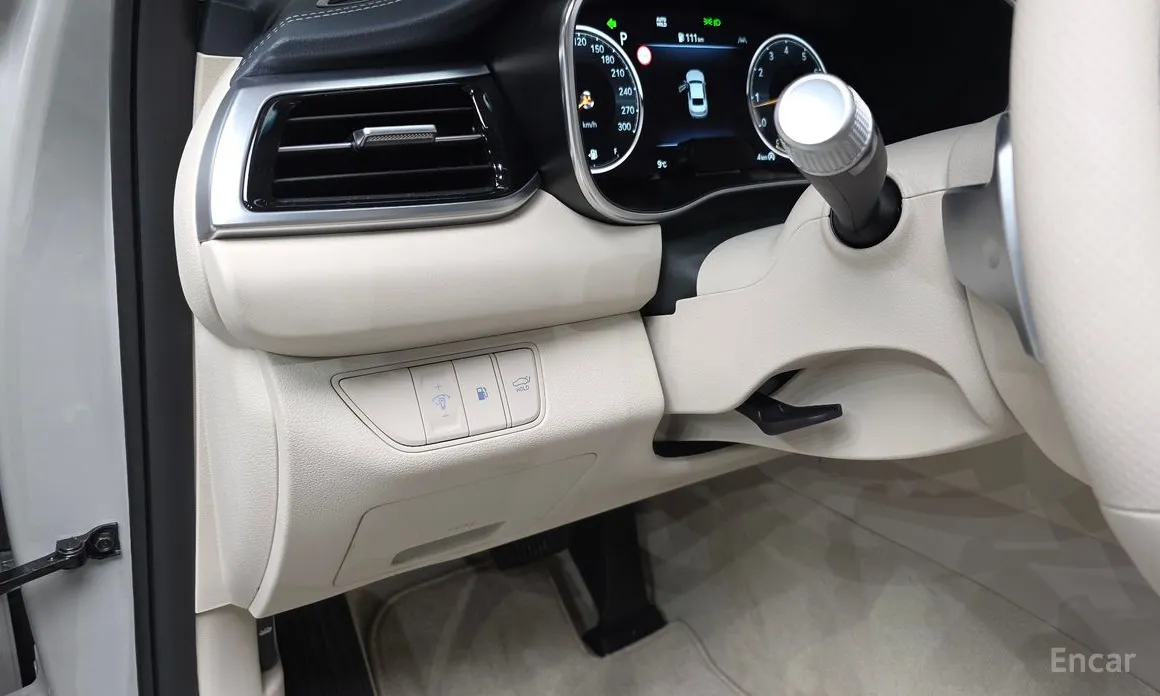 Фото 13 - Genesis G70